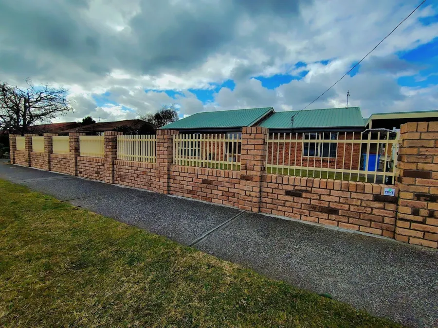 New timber fencing installed by Mint Exterior